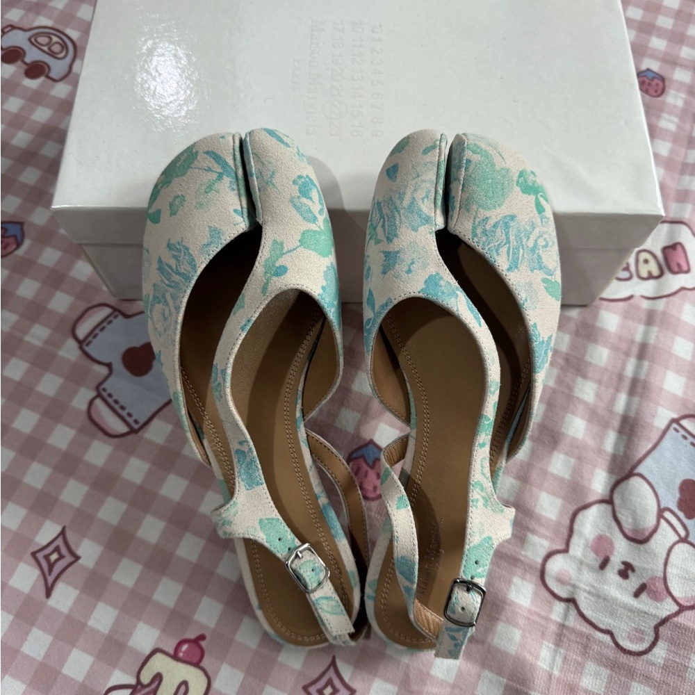 Maison Margiela Floral Split-Toe Slingback Flats in Mint and Cream - Picture 6 of 8